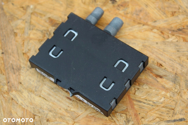 Wzmacniacz antenowy antena BMW e38 4105895