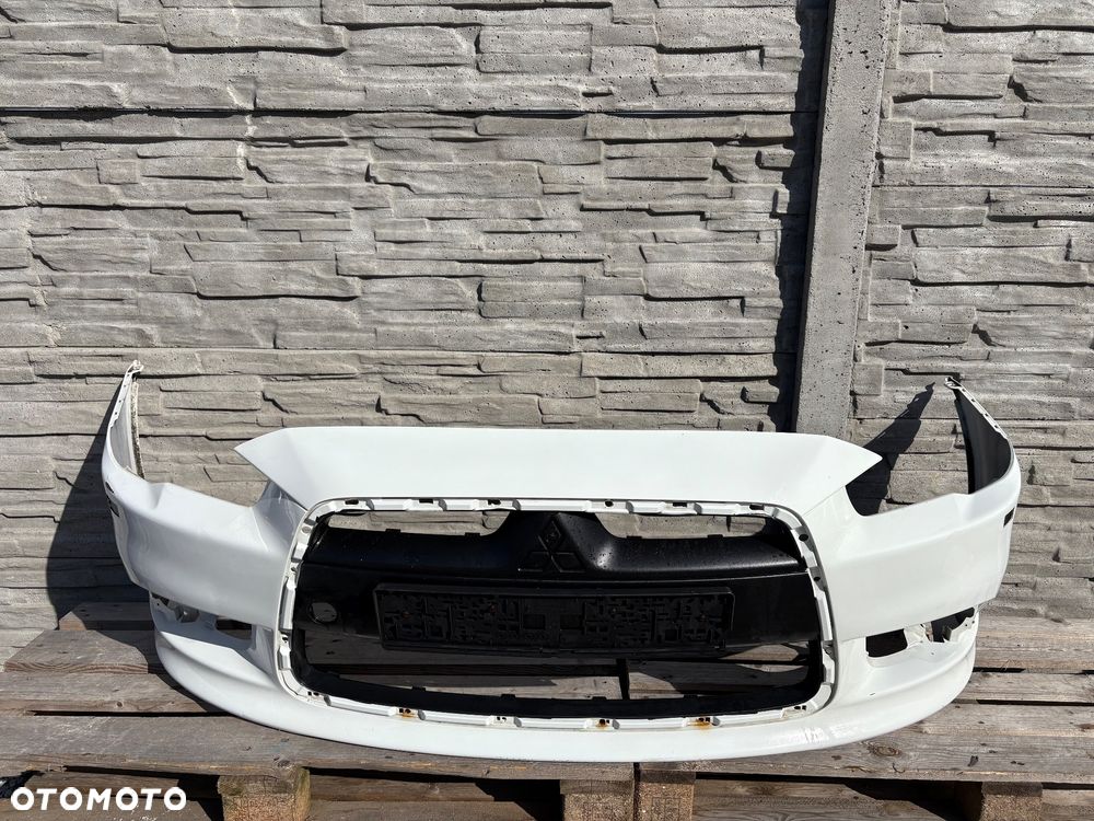 Mitsubishi Lancer zderzak przedni - 1