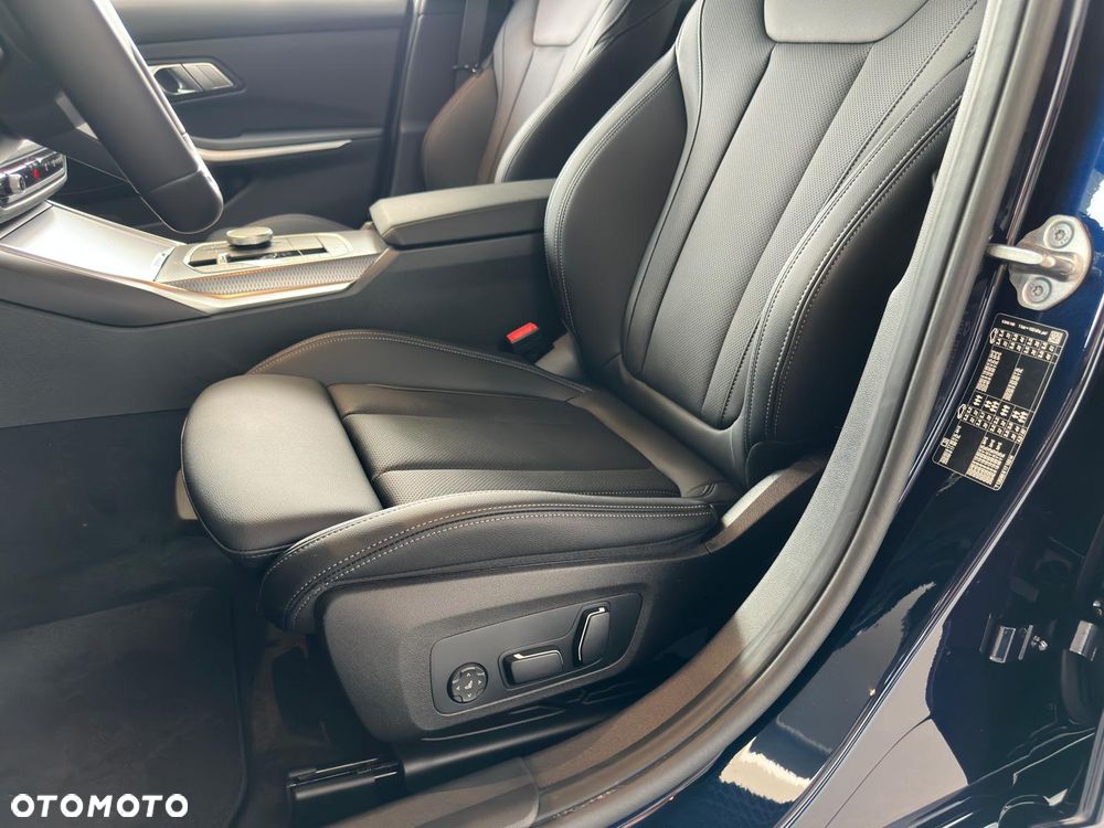 BMW Seria 3 320i - 11