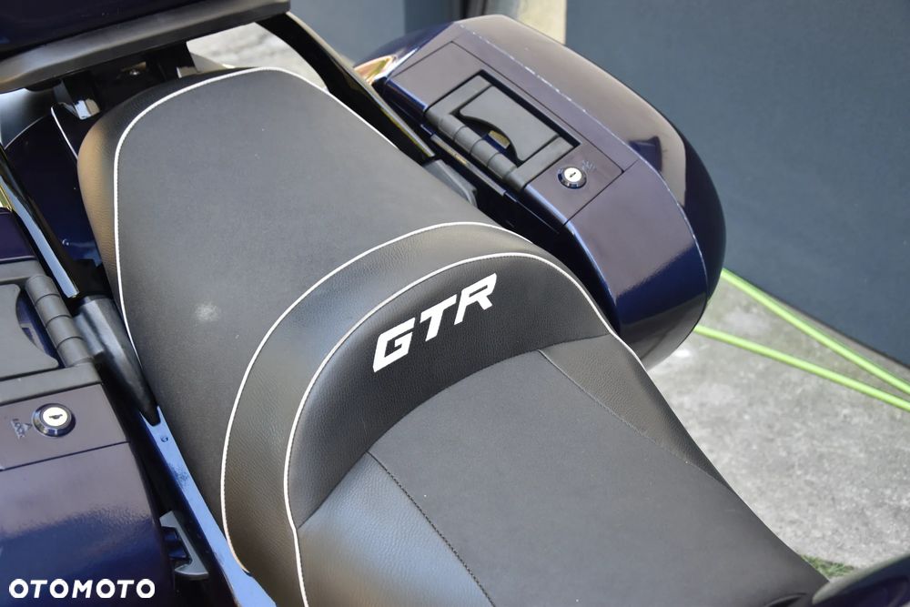 Kawasaki GTR - 11