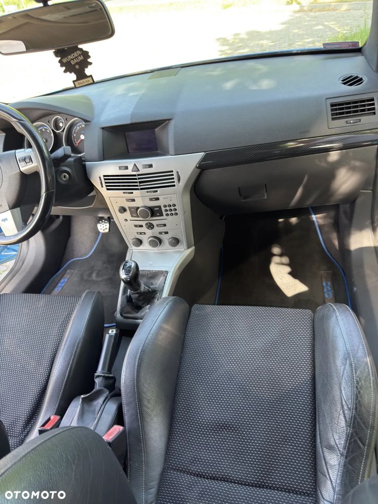Opel Astra 2.0 T OPC - 15