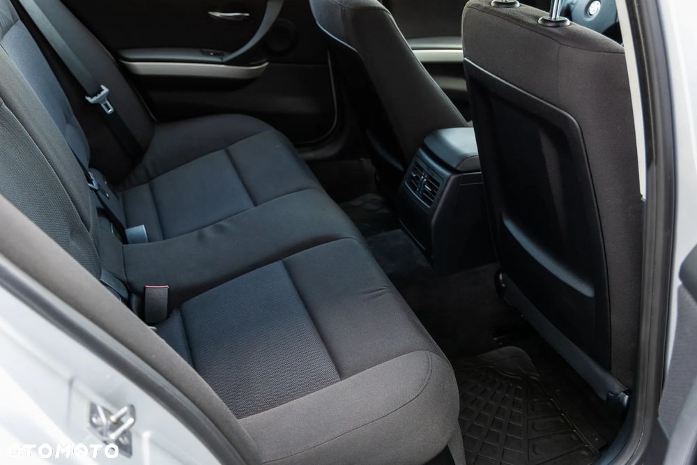 BMW Seria 3 318d DPF - 24