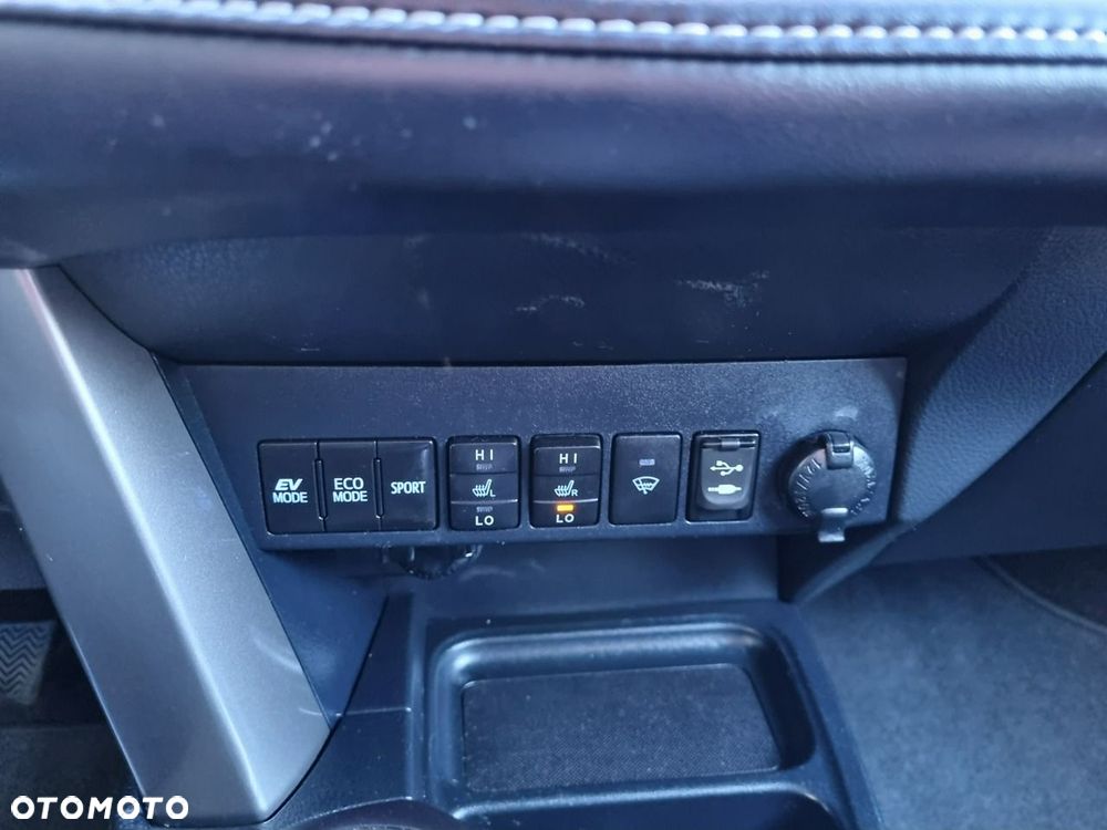 Toyota RAV4 - 24