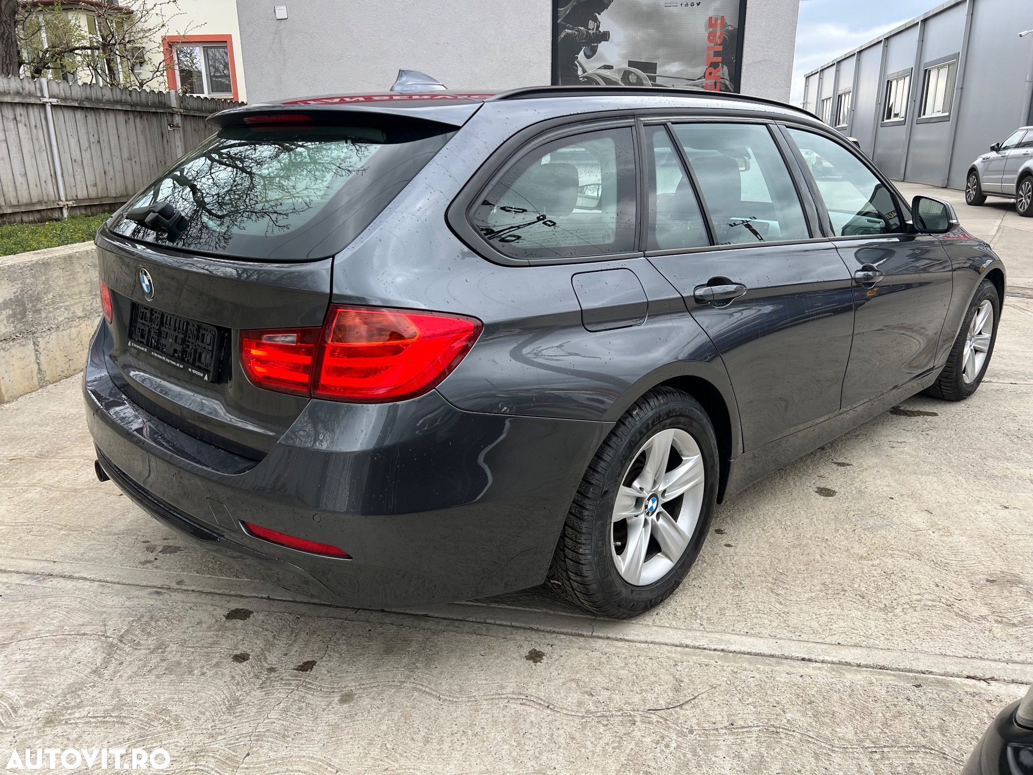 BMW Seria 3 320d Touring xDrive Aut. - 4