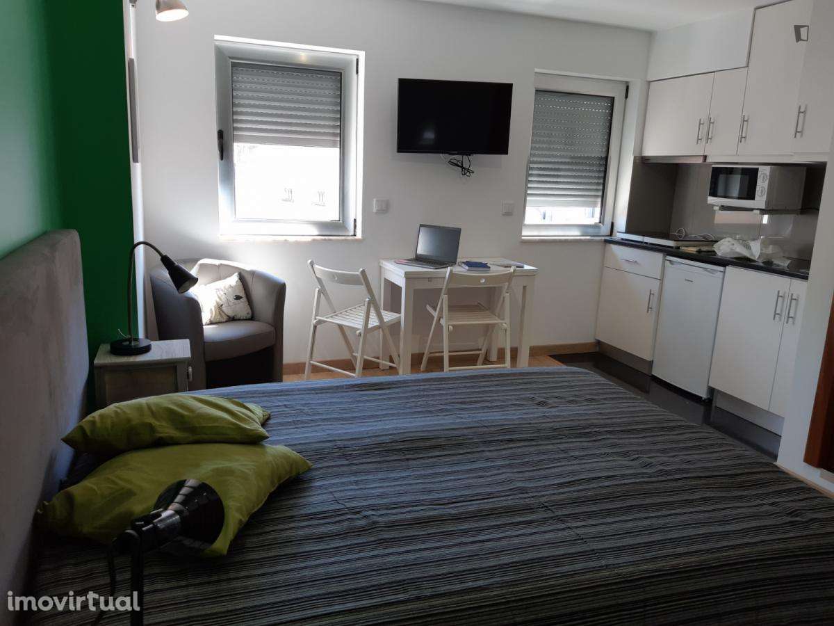 Estúdio - localizado em Baixa Coimbra - Grande imagem: 5/23