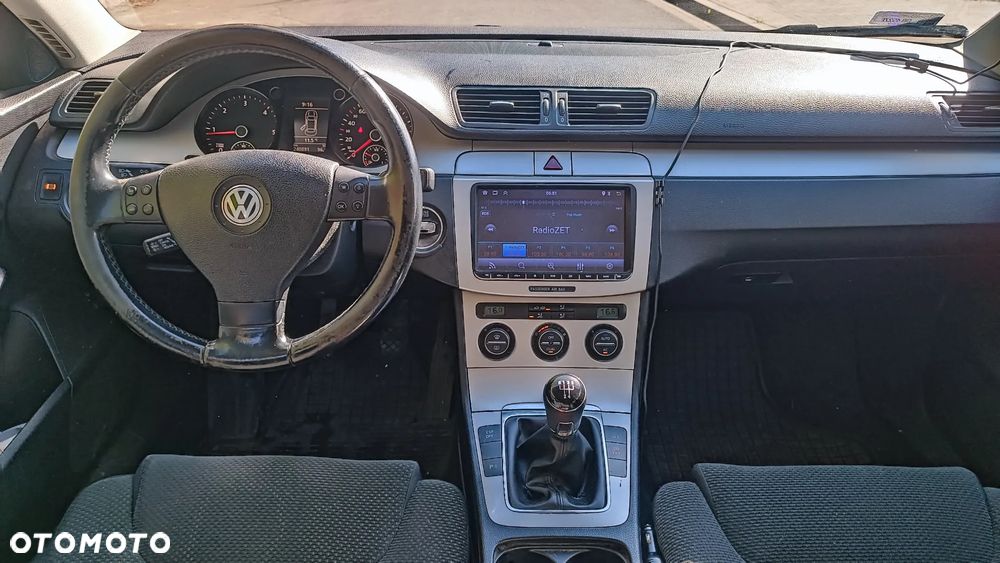 Volkswagen Passat 2.0 TDI DPF BlueMot Trendline - 7