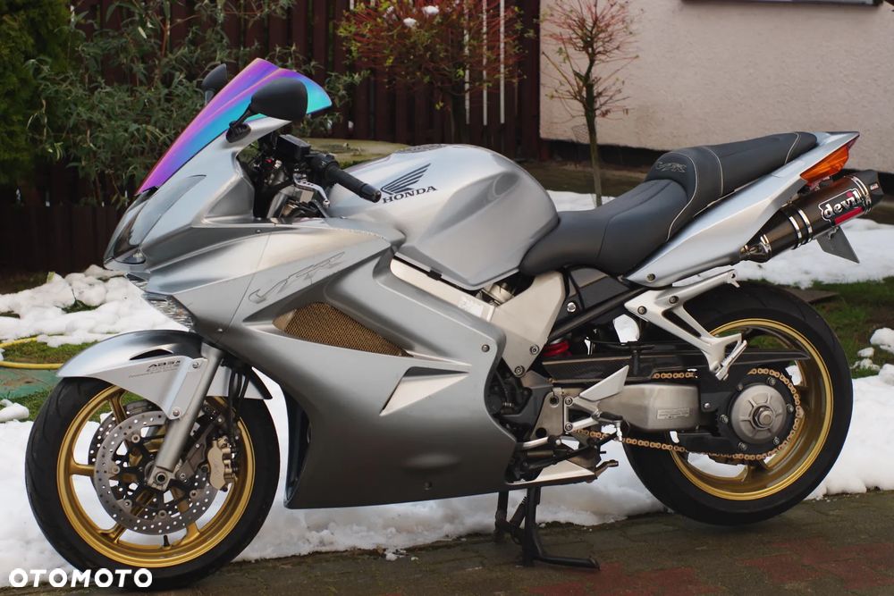 Honda VFR - 21