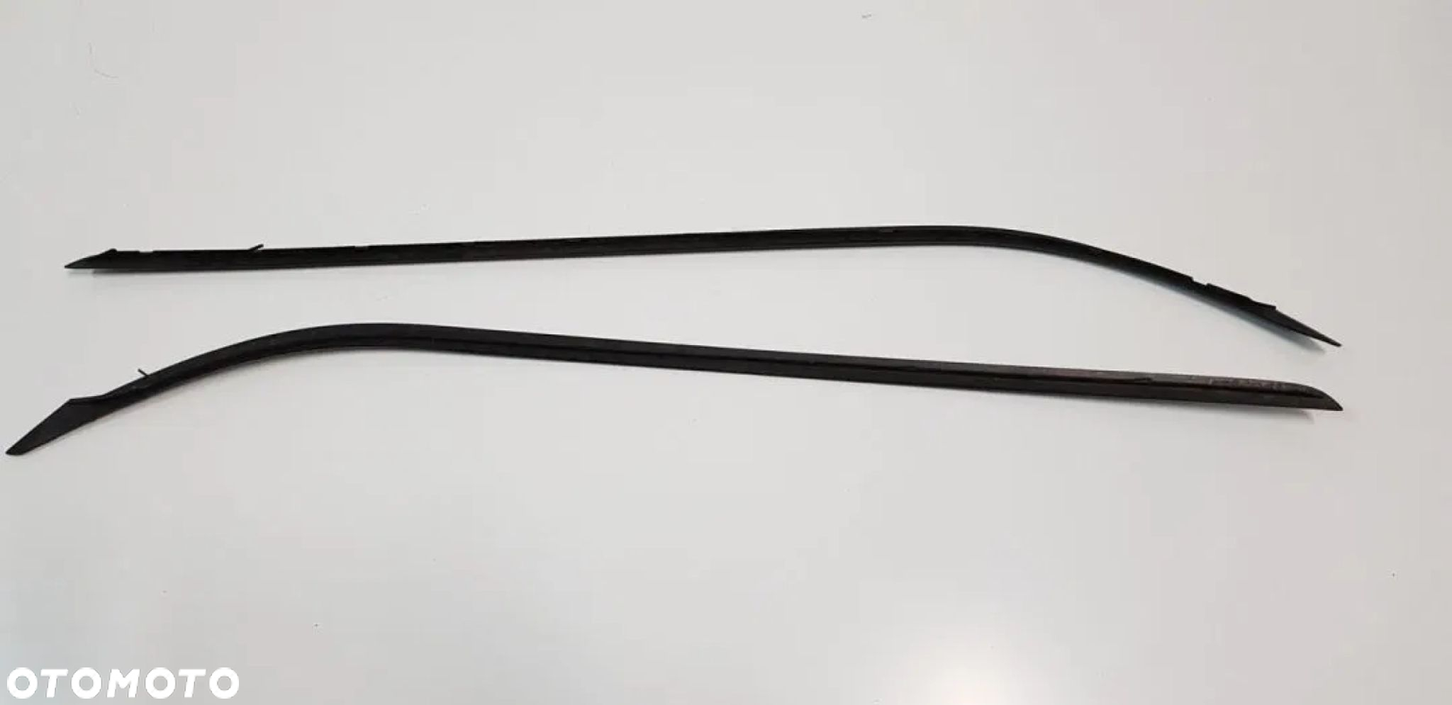 LISTWA SZYBY CZOŁOWEJ FORD C-MAX II MK2 - 2
