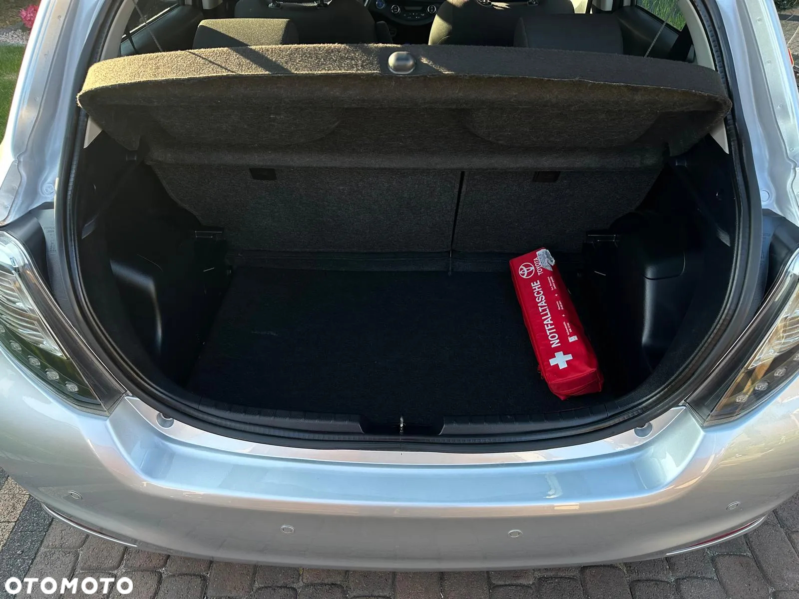 Toyota Yaris Hybrid 100 Business Edition - 26