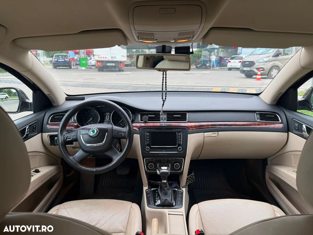 Skoda Superb 2.0 TDI Elegance - 4