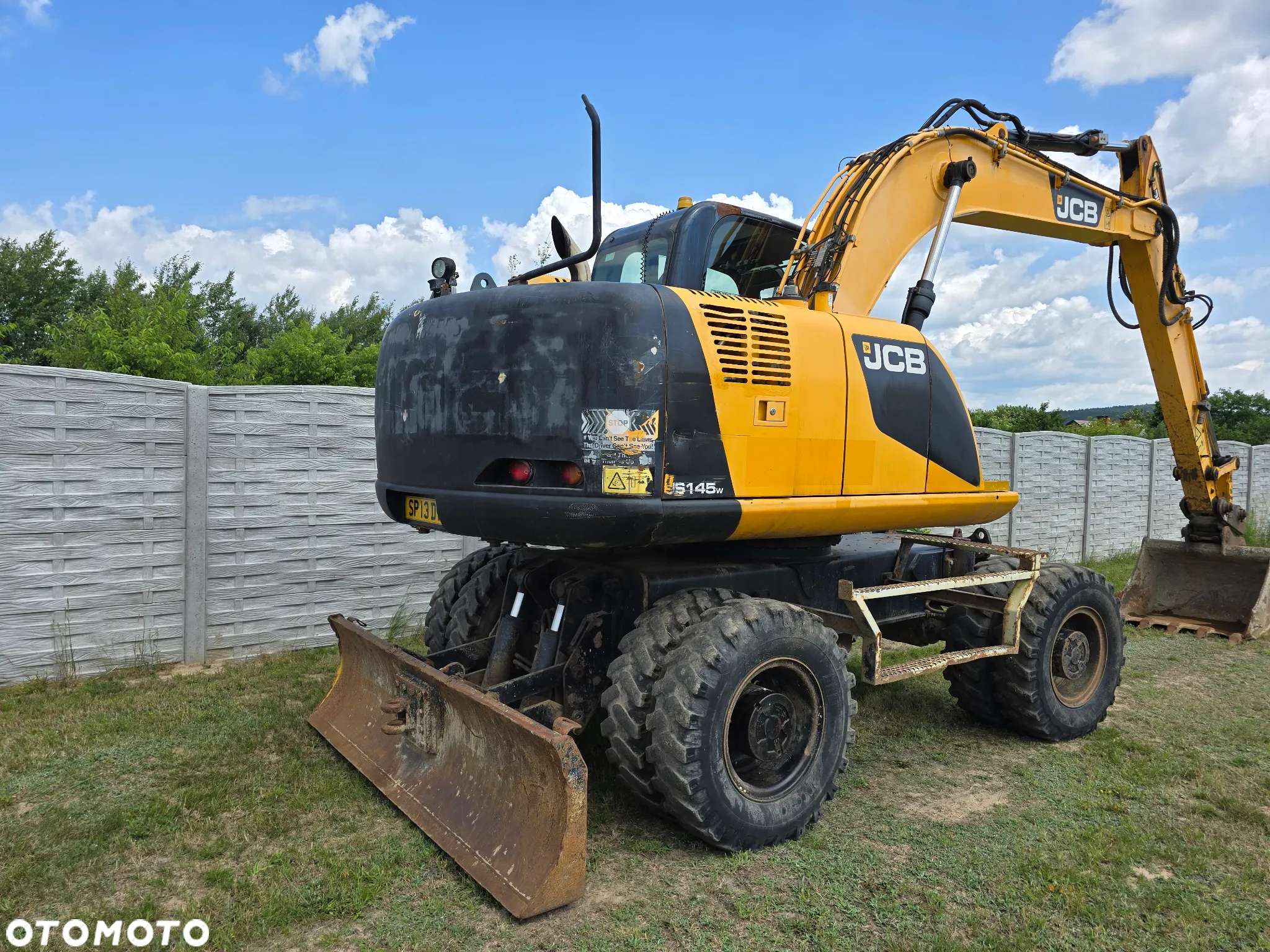 JCB - 9
