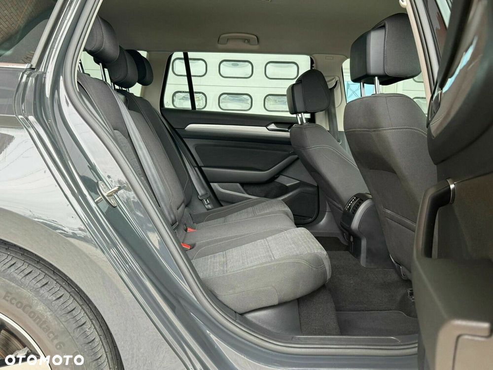 Volkswagen Passat - 13