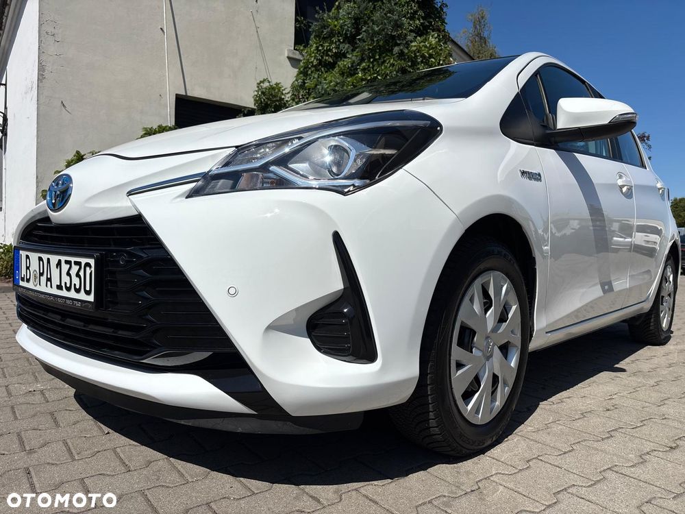 Toyota Yaris Hybrid 100 Premium - 9