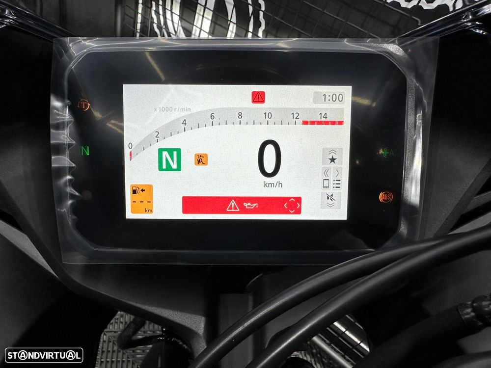 Honda CBR 650R E-CLUTCH 2026 - 11