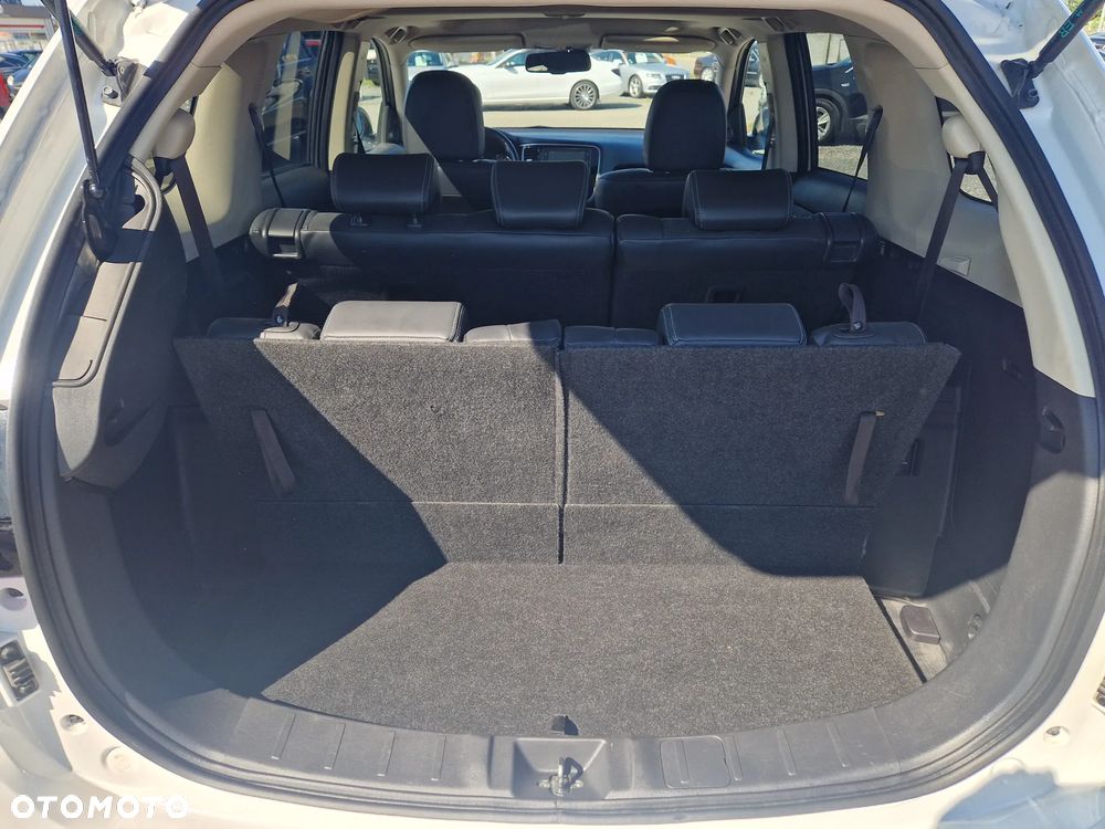 Mitsubishi Outlander 2.0 2WD CVT Diamant - 11