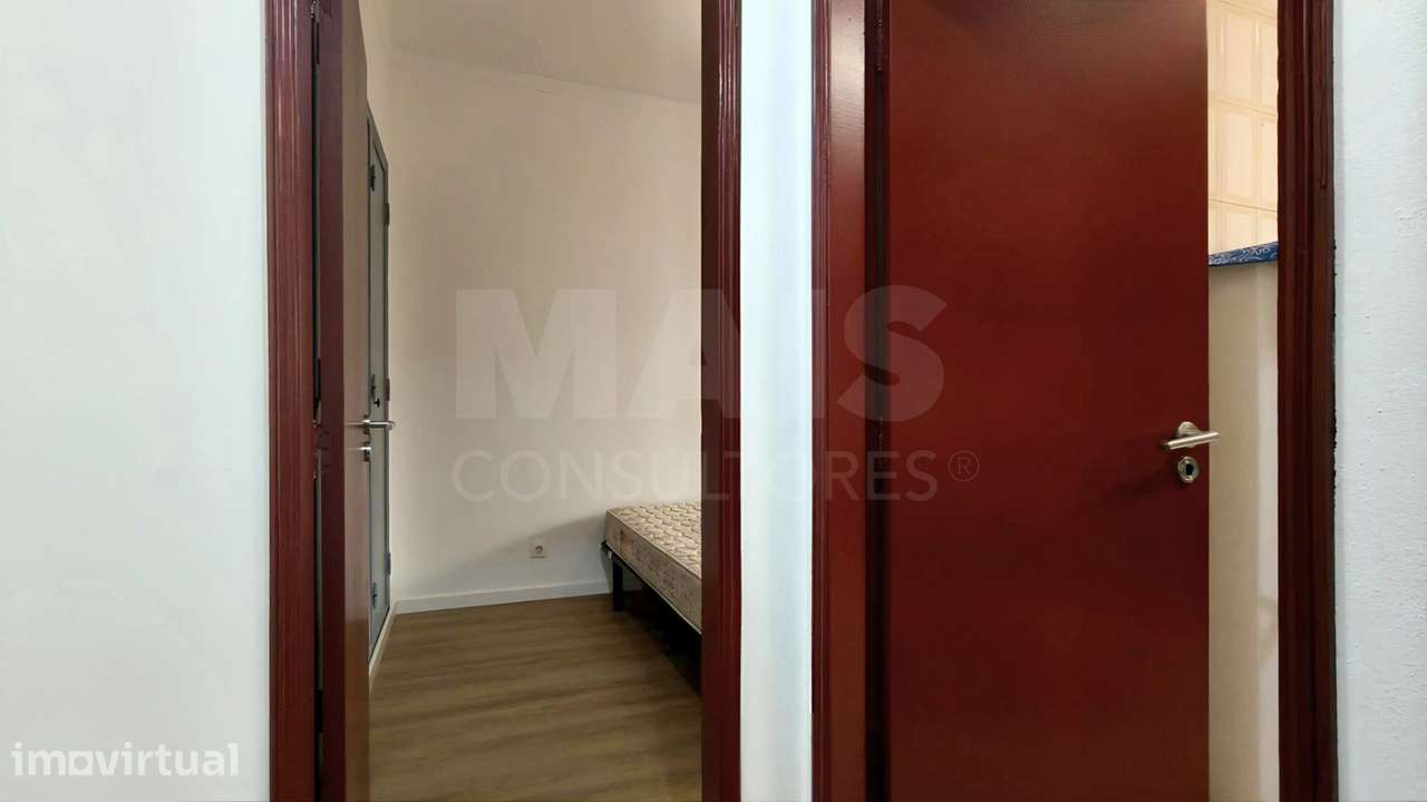 Apartamento T2 com Terraço e Potencial | Centro das Caldas da Rainha - Grande imagem: 5/33