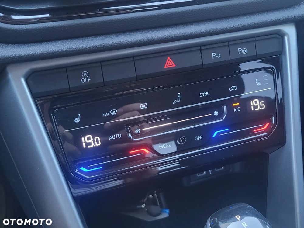 Volkswagen T-Roc - 16