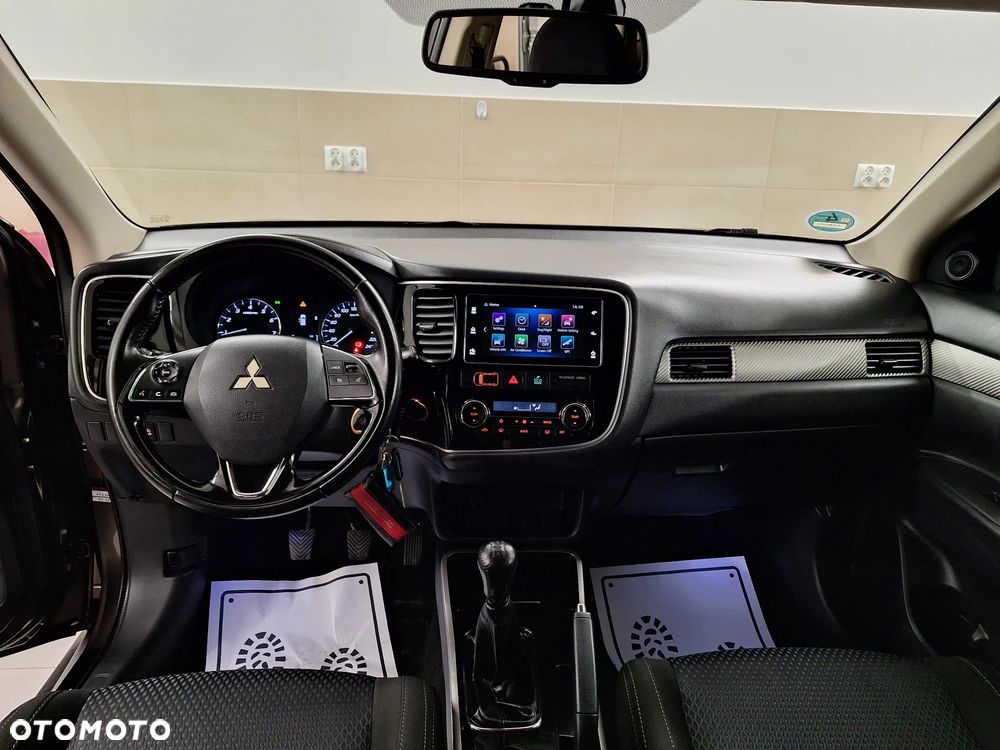 Mitsubishi Outlander 2.0 2WD Diamant Edition - 23