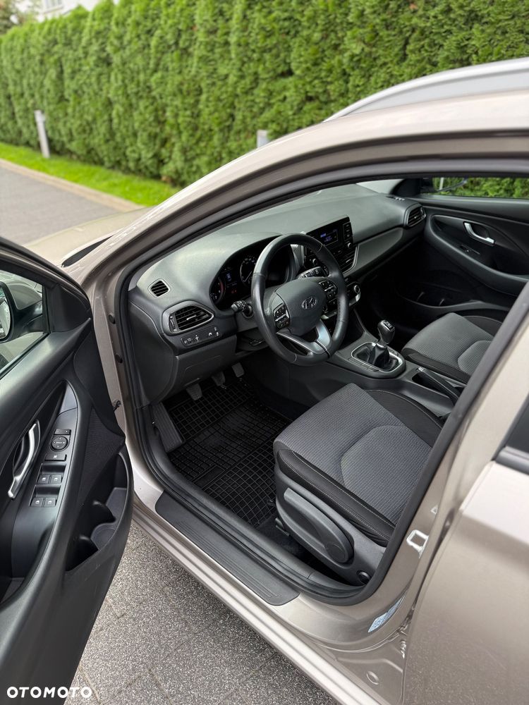 Hyundai i30 1.4 Classic + - 9