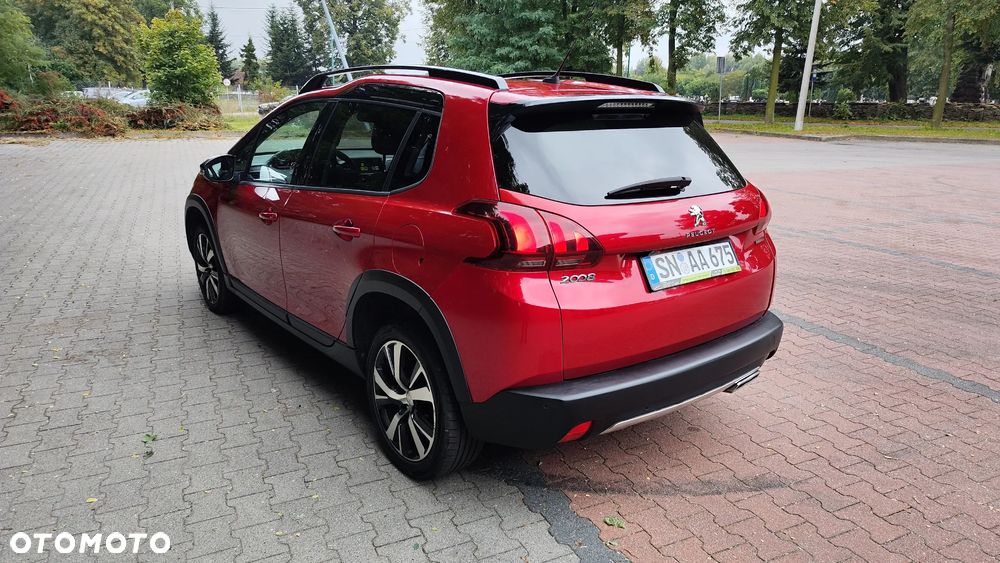 Peugeot 2008 1.2 PureTech GT Line S&S - 6