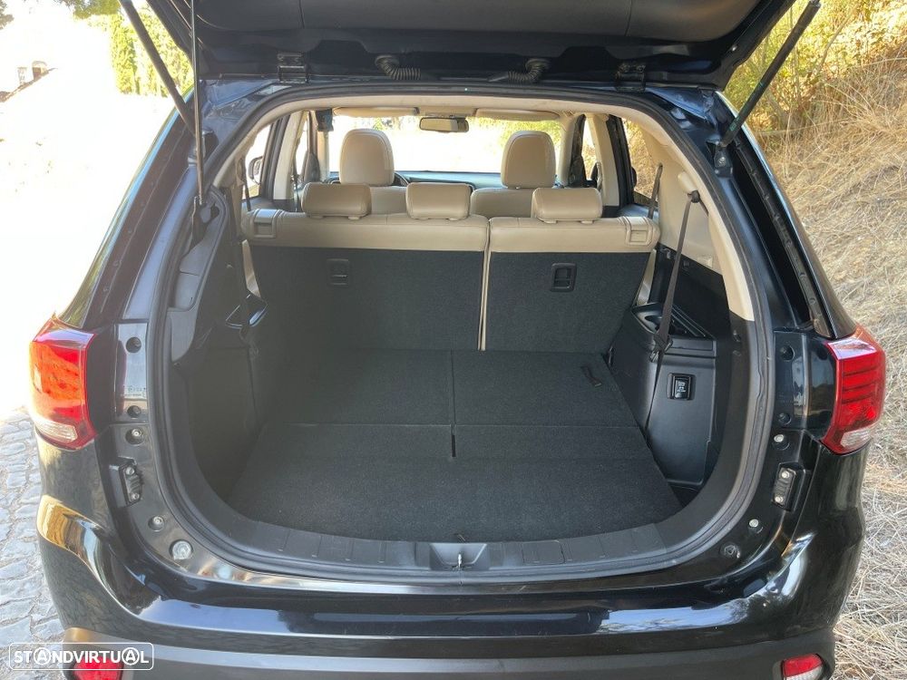 Mitsubishi Outlander 2.2 DI-D Instyle Navi - 48