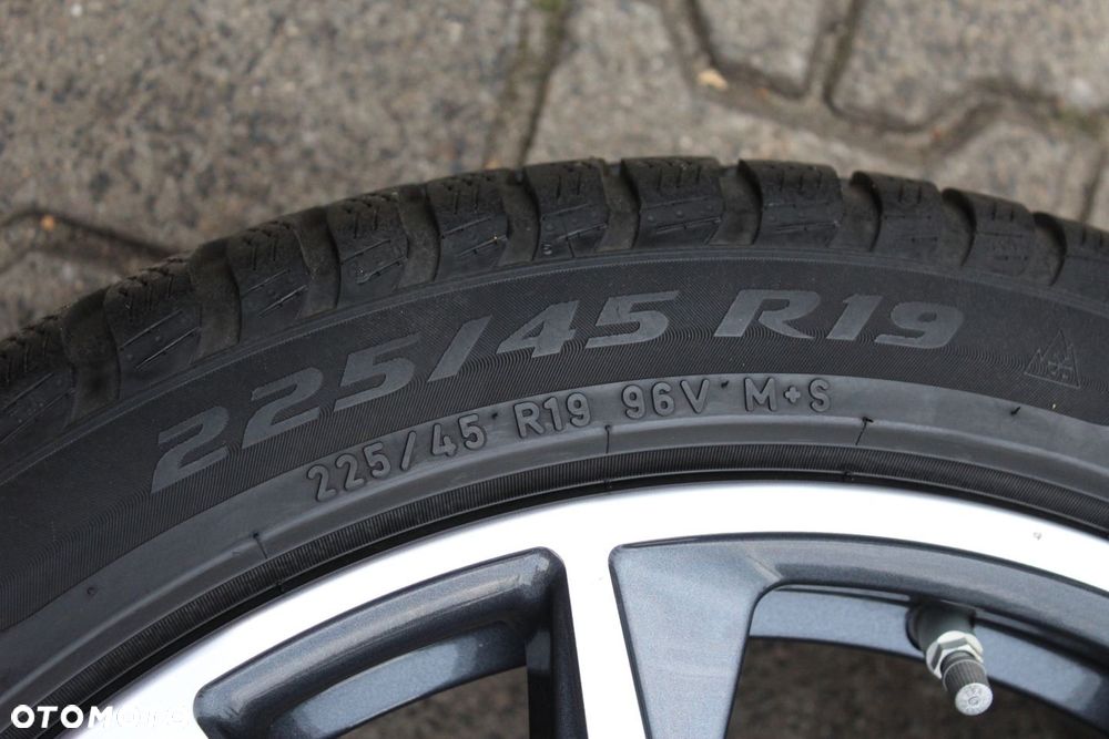 4x 225/45R19 PIRELLI WINTER SOTTOZERO 3  RSC 96V XL 20r 7mm - 8