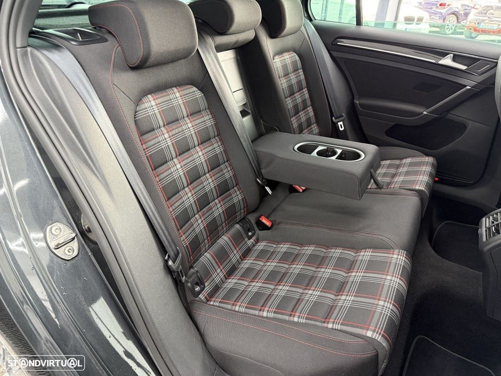 VW Golf 2.0 TSi GTi DSG - 20