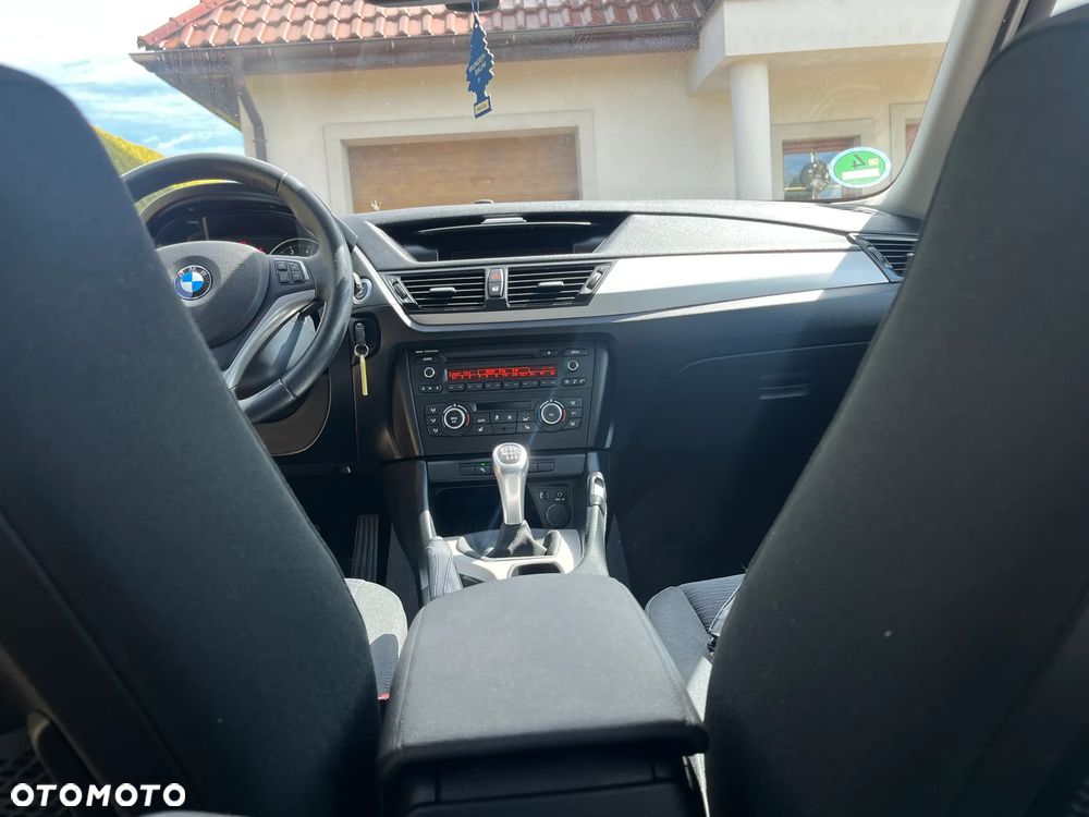 BMW X1 sDrive18i xLine - 13