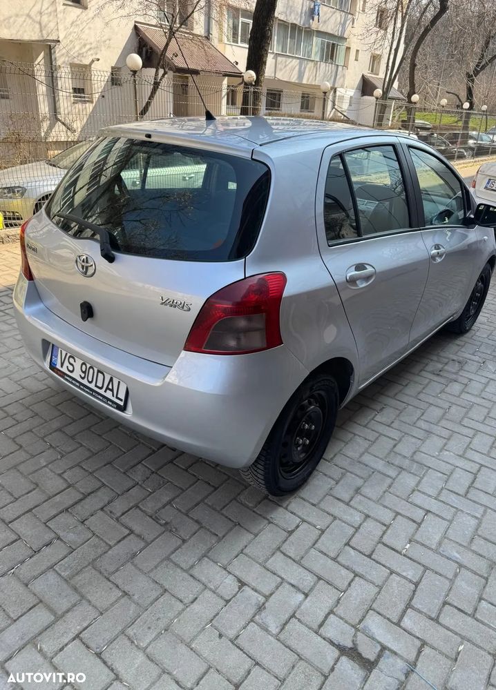 Toyota Yaris 1.3 Sol - 3