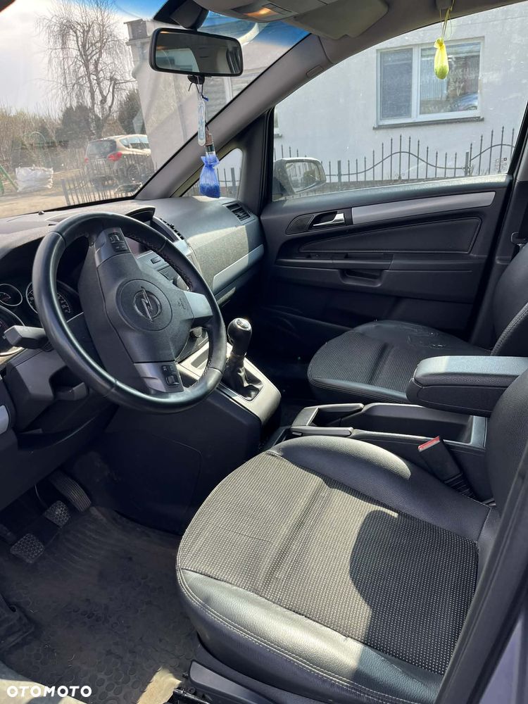 Opel Zafira 1.9 CDTI - 9