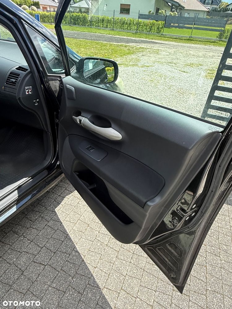 Toyota Auris - 18