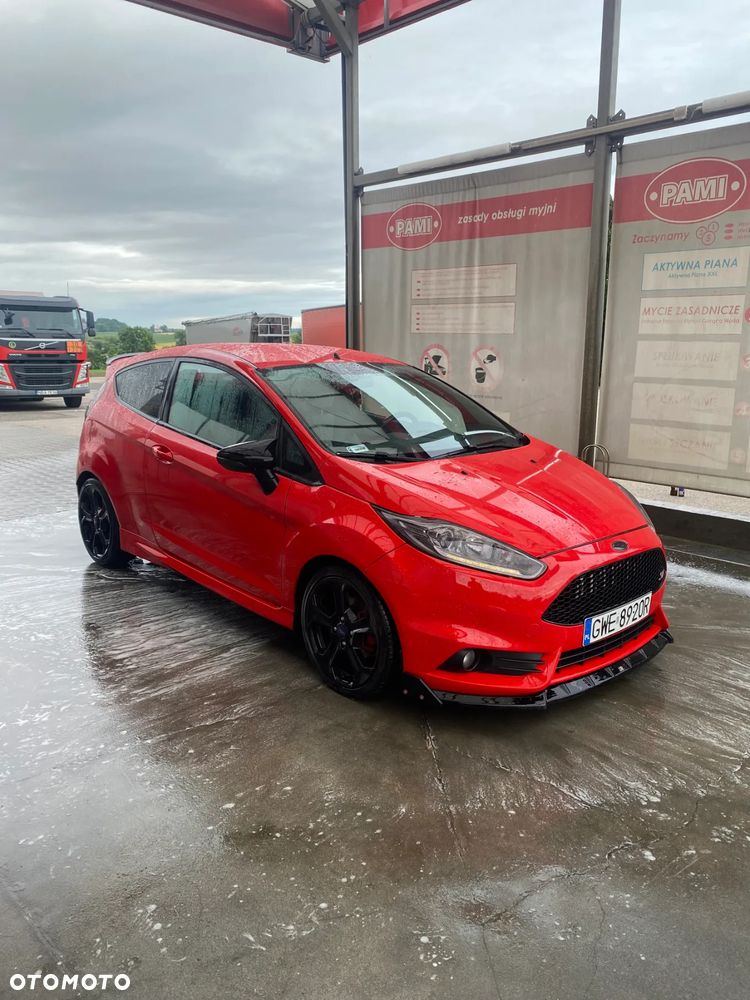 Ford Fiesta 1.6 EcoBoost ST - 6
