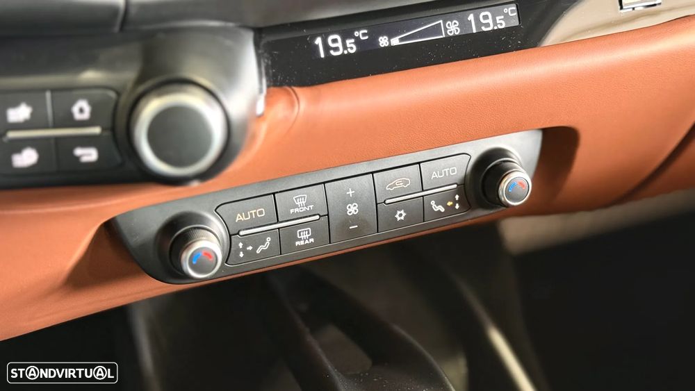 Ferrari 812 Superfast 6.5 V12 - 38