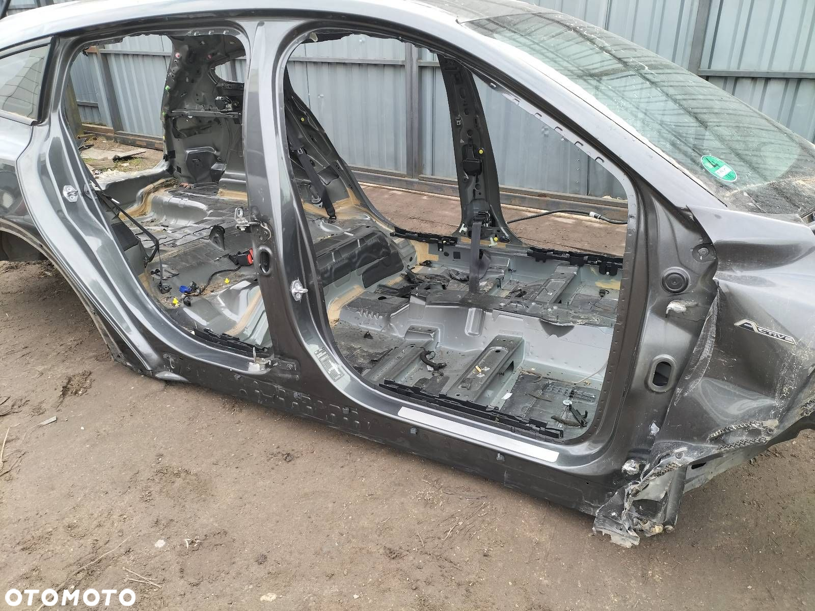 PRÓG PRAWY + SŁUPEK ŚRODKOWY FORD FOCUS MK4 KOMBI BJ - 2