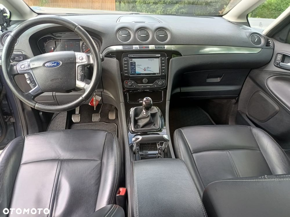 Ford S-Max - 11