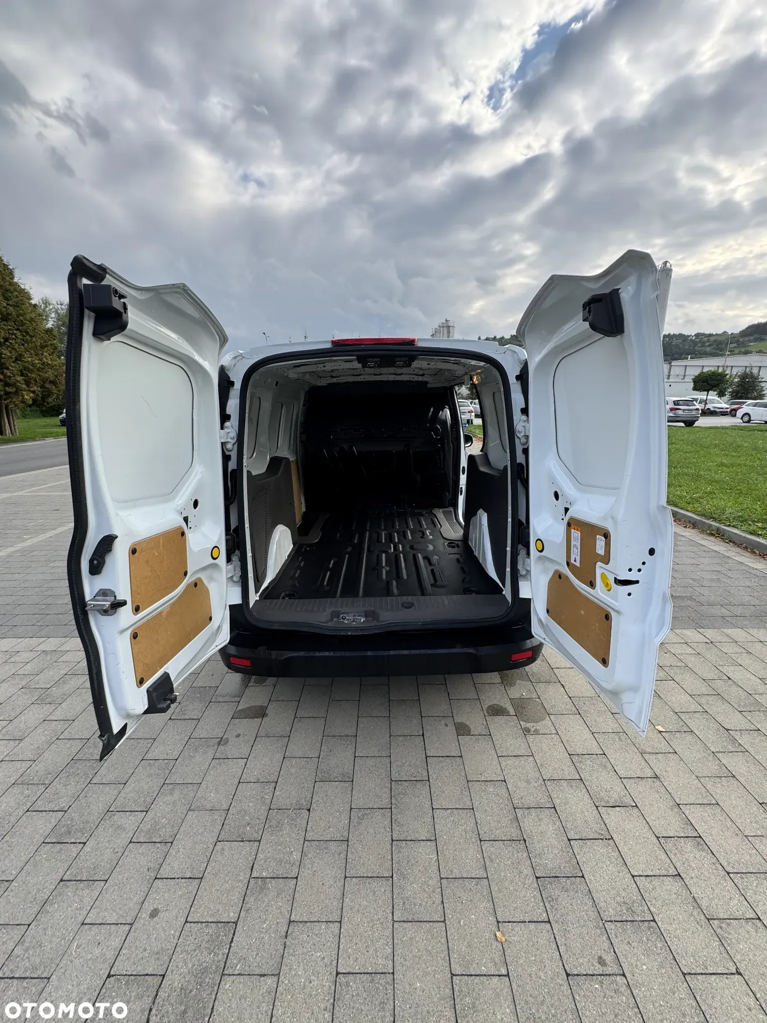 Ford Transit Connect - 9