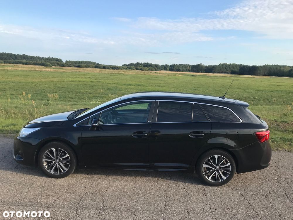 Toyota Avensis - 8
