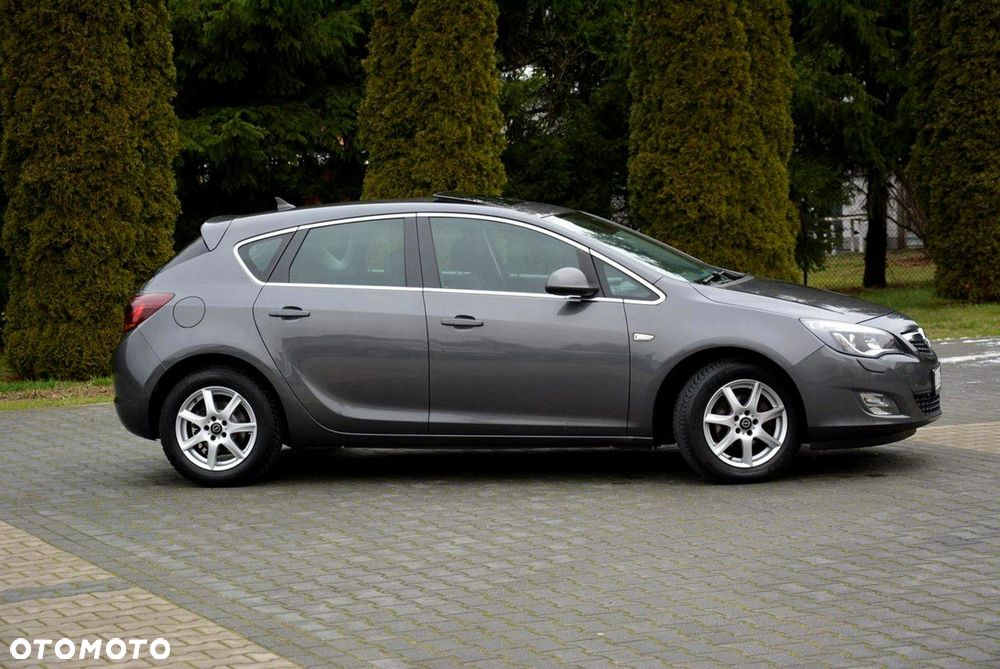 Opel Astra 1.4 Turbo Cosmo - 4
