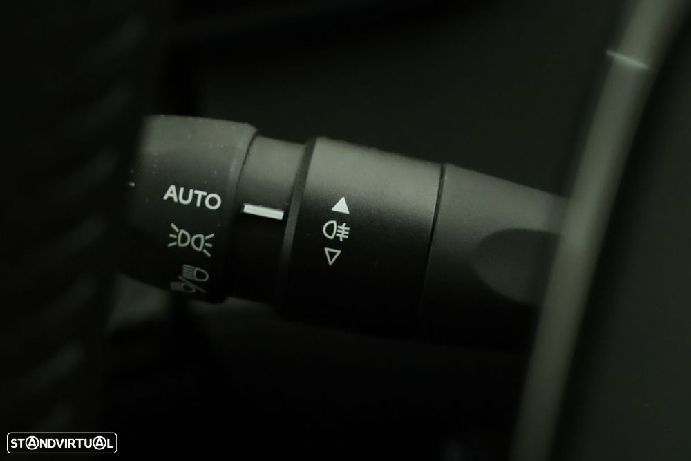 Peugeot 2008 1.2 PureTech Allure - 16