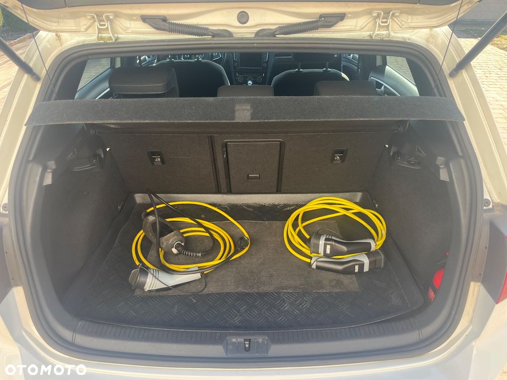 Volkswagen Golf - 16