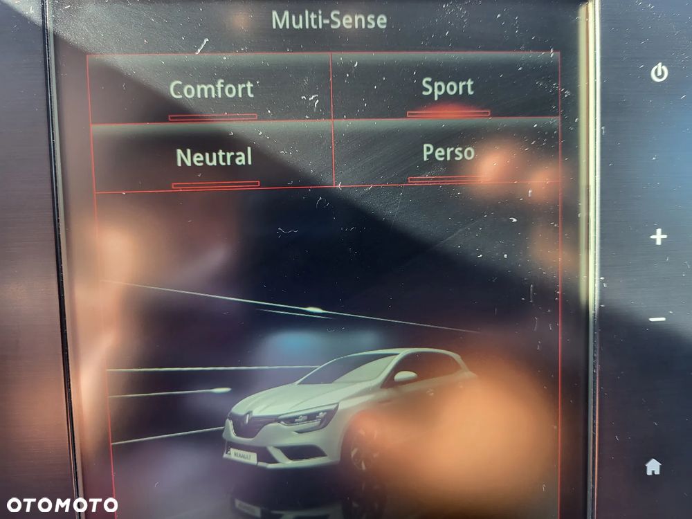 Renault Megane ENERGY TCe 205 EDC GT - 19
