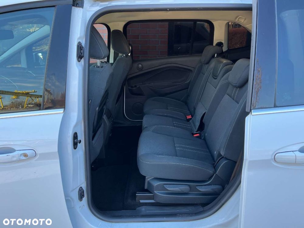 Ford Grand C-MAX - 13