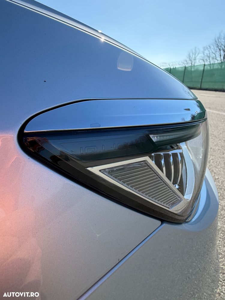 Volkswagen Passat 2.0 TDI SCR DSG Elegance - 9