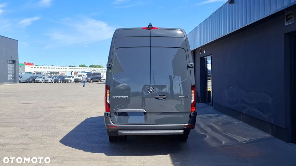 Mercedes-Benz Sprinter - 7
