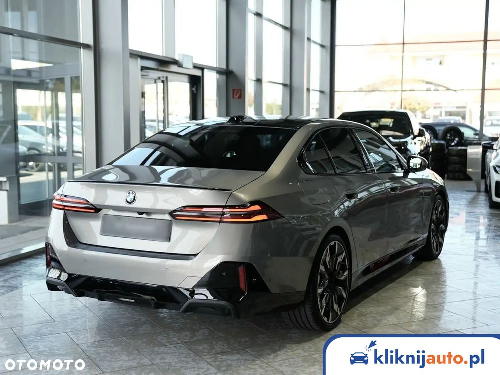 BMW Seria 5 520d xDrive mHEV M Sport - 3