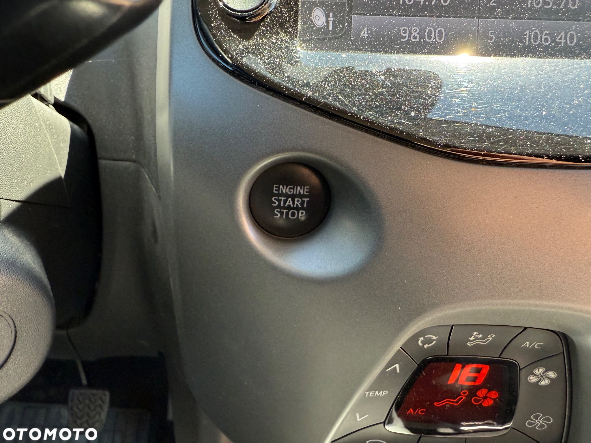 Toyota Aygo x.shift x-play connect - 14