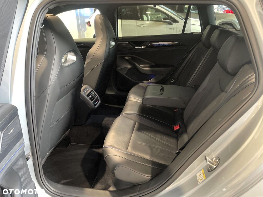 Volkswagen Passat - 18
