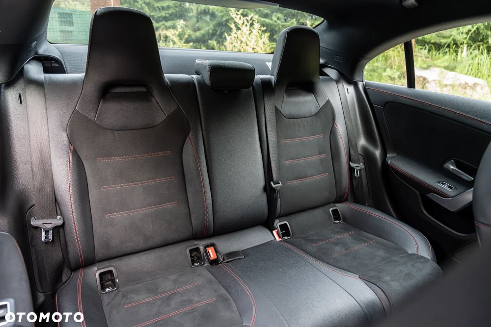 Mercedes-Benz CLA 180 AMG Line 7G-DCT - 41