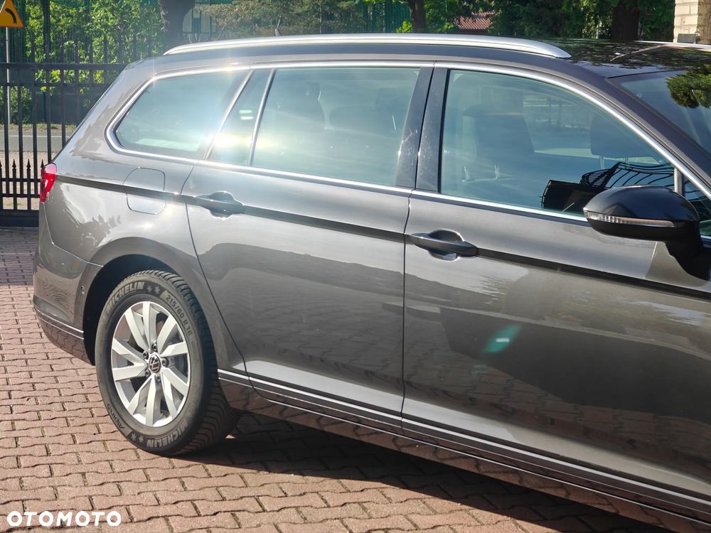 Volkswagen Passat 2.0 TDI SCR DSG Comfortline - 9