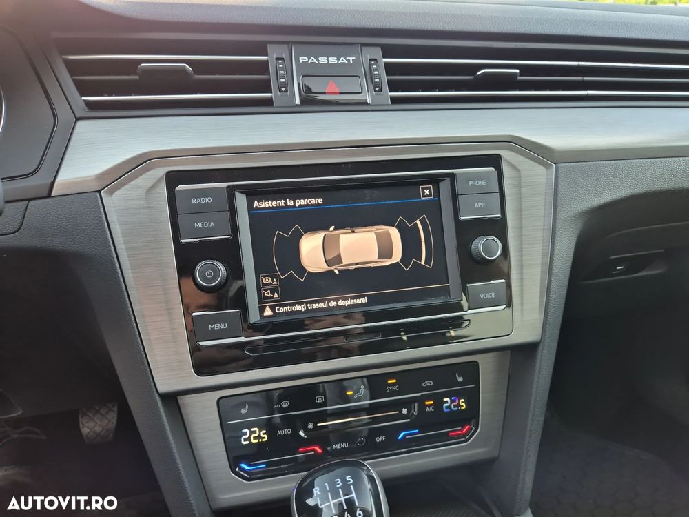 Volkswagen Passat 1.5 TSI ACT Advance - 14